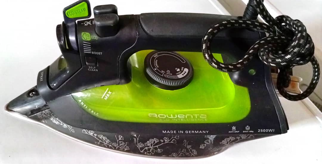 Rowenta Eco Intelligence 2500W Steam Iron (Black & Green)